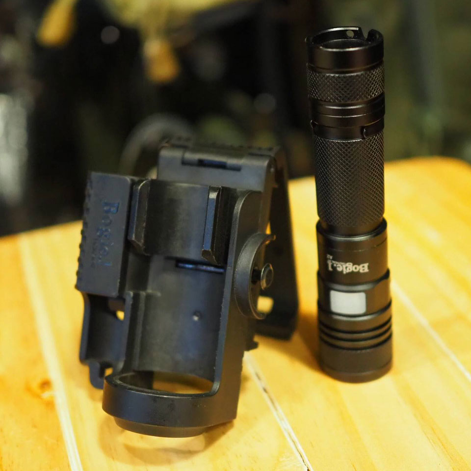 ซองไฟฉาย + ที่ใส่ถ่าน โบกี้วัน (ราคาไม่รวมไฟฉาย)