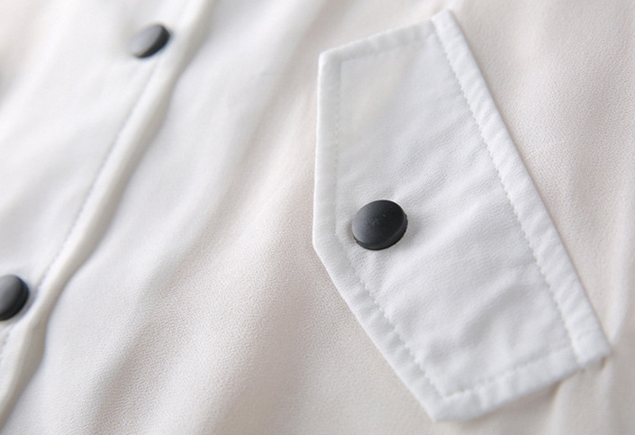 PreOrderไซส์ใหญ่ - เสื้อคลุมกันหนาวแฟชั่นคนอ้วน ไซส์ใหญ่ แบบบางตัวยาว ผ้าฝ้ายพิมพ์ลายม้าที่สวนแขน สีขาว