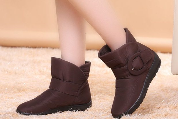 Pre Order - รองเท้ากันหนาว รองเท้าลุยหิมะ ผ้าร่มกันน้ำ ข้างในบุกำมะหยี่ อีกแบบ สูง 17cm สี : น้ำเงิน / ดำ / น้ำตาล / ไวน์แดง ไซส์ 36 / 37 / 38 / 39 / 40 / 41 / 42