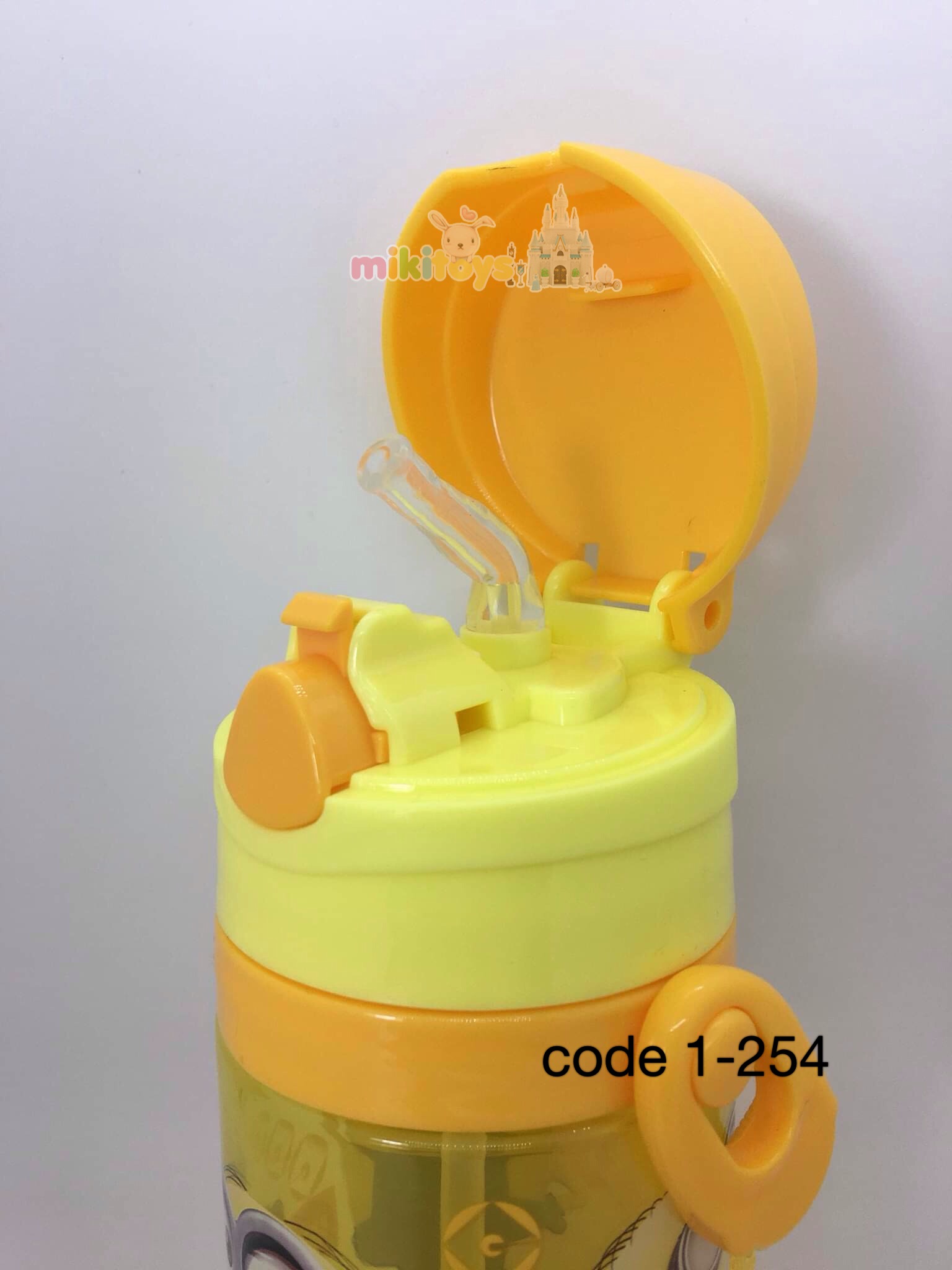 กระติกน้ำเด็ก Minion มินเนี่ยน สีเหลืองแจ่ม^^ รุ่นฝาเด้ง ปุ่มกดสามเหลี่ยม