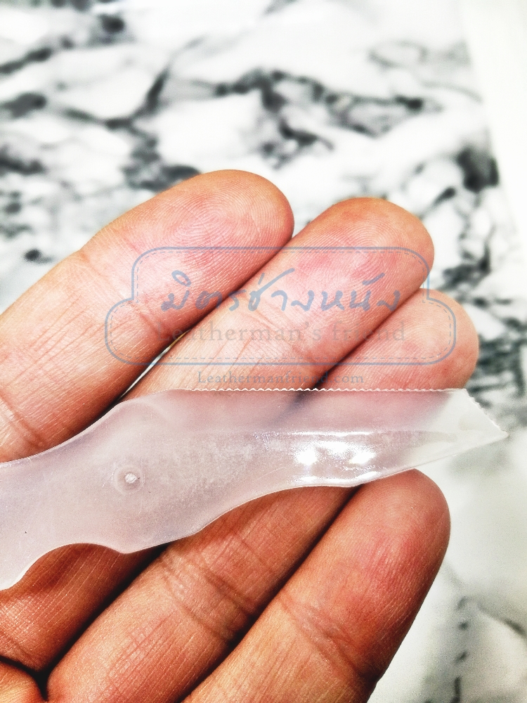 ที่ทางกาว 3 ด้ามแบบมีฟันหยัก ทากาวแล้วเหลือกาว เหมาะกับกาวขาว