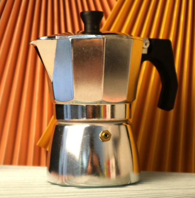 มอคค่าพอท (MOKA POT) หม้อต้มกาแฟ อลูมิเนียม 3 ถ้วย ก้นกลม หูหนา หักยาก รหัส 1686