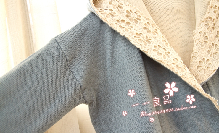 Pre Order - เสื้อกันหนาวแฟชั่น ผ้าหนา ผ้าลูกไม้รอบคอและหมวก สี : สีฟ้า / สีดำ