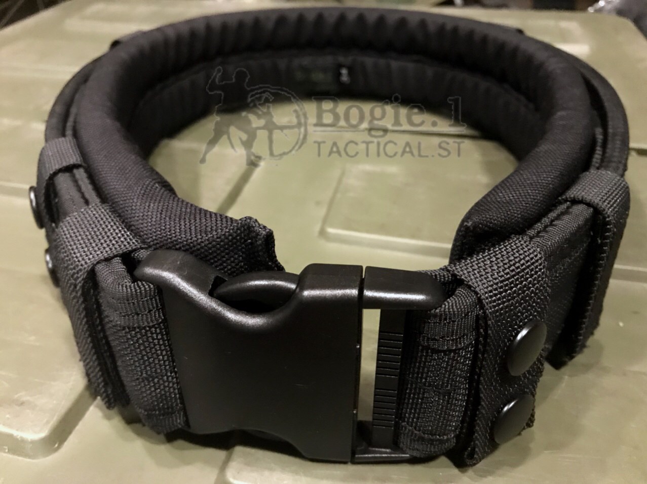 เข็มขัดสนาม บุนวม