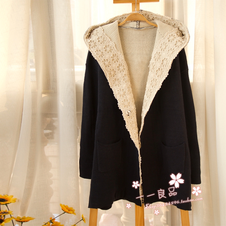 Pre Order - เสื้อกันหนาวแฟชั่น ผ้าหนา ผ้าลูกไม้รอบคอและหมวก สี : สีฟ้า / สีดำ