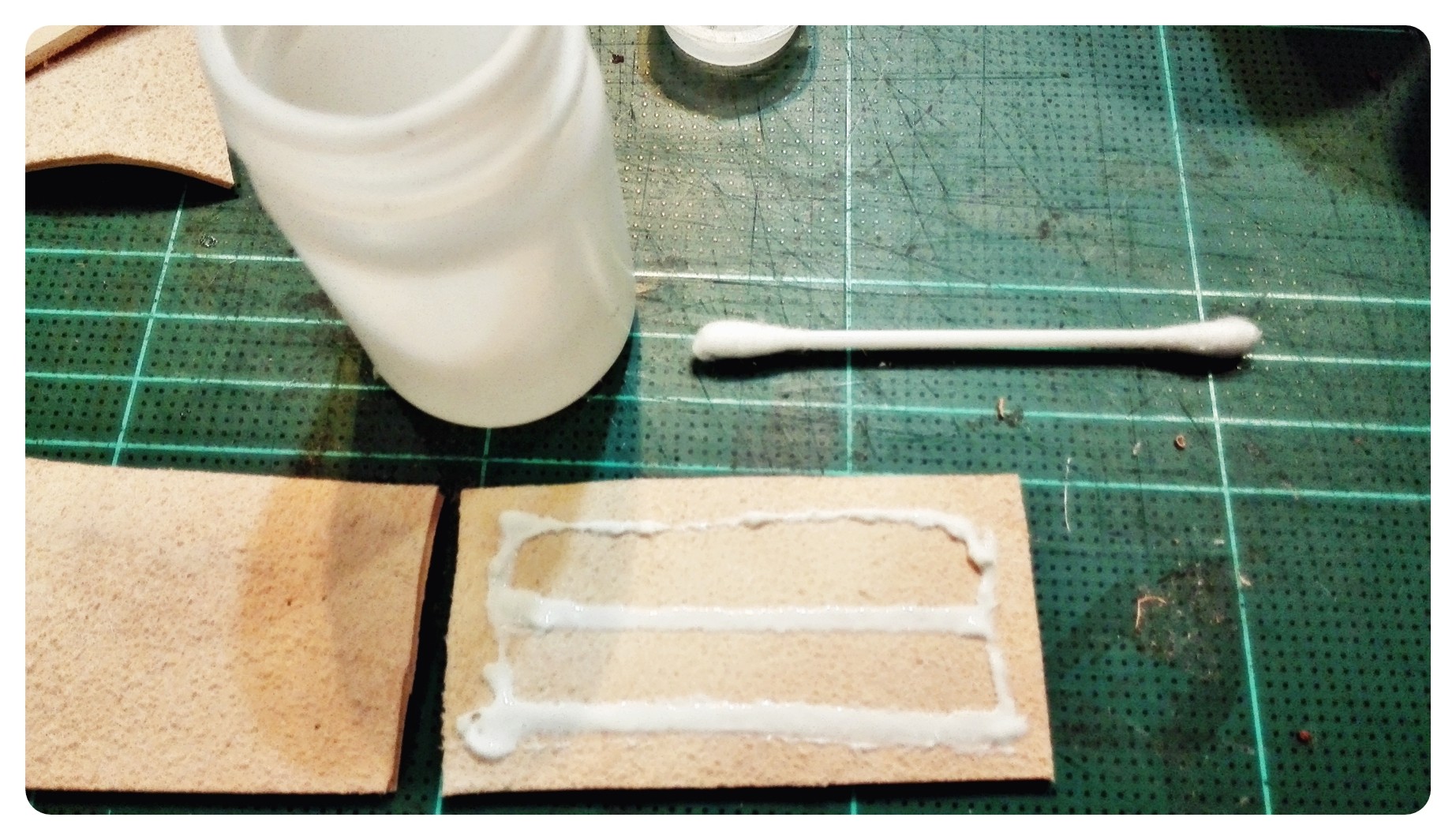 กาวขาวสูตรมิตรครอบครัว สูตรใหม่ 2023 เพิ่มปริมาณ คุ้ม++