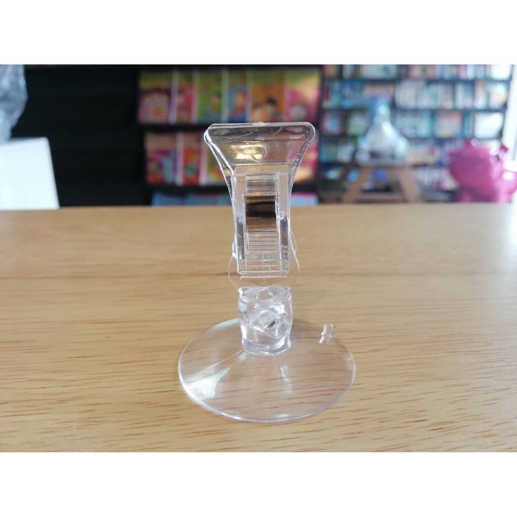 ตัวหนีบป้าย POP แบบฐานจุ๊บดูดกระจก (สีใส) ฐาน 4 ซม. สูง 5.5 ซม. ( ราคา 5 ชิ้น)