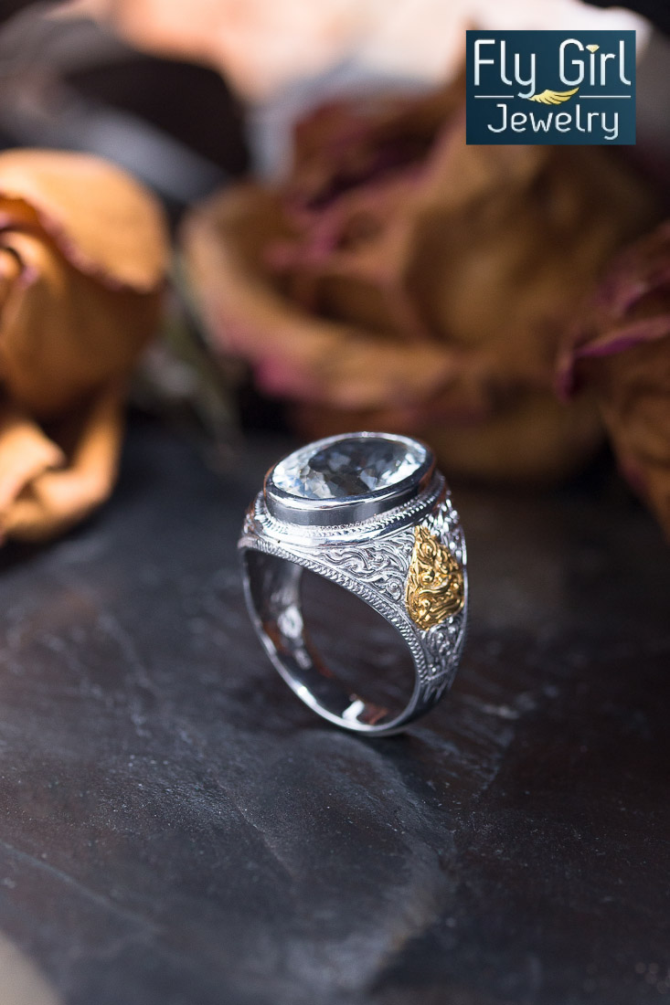 แหวนราหู พลอยไวท์ควอตซ์ใส่แหวนราหูนพสูรย์ เครื่องรางของขลังที่ติดตัวเราจะให้คุณเต็มที่ แหวนนพสูรย์ เทพผู้มีฤทธิ์ทั้ง ๙ จะเสริมกับเครื่องรางของขลัง และรูปรอย ลายสักทั้งปวงให้ เข้มขลังข้นขึ้น 100 % เต็ม และยังแพร่ไปคุ้มครองป้องกันดูแลรักษา ได้ถึงบริวาร