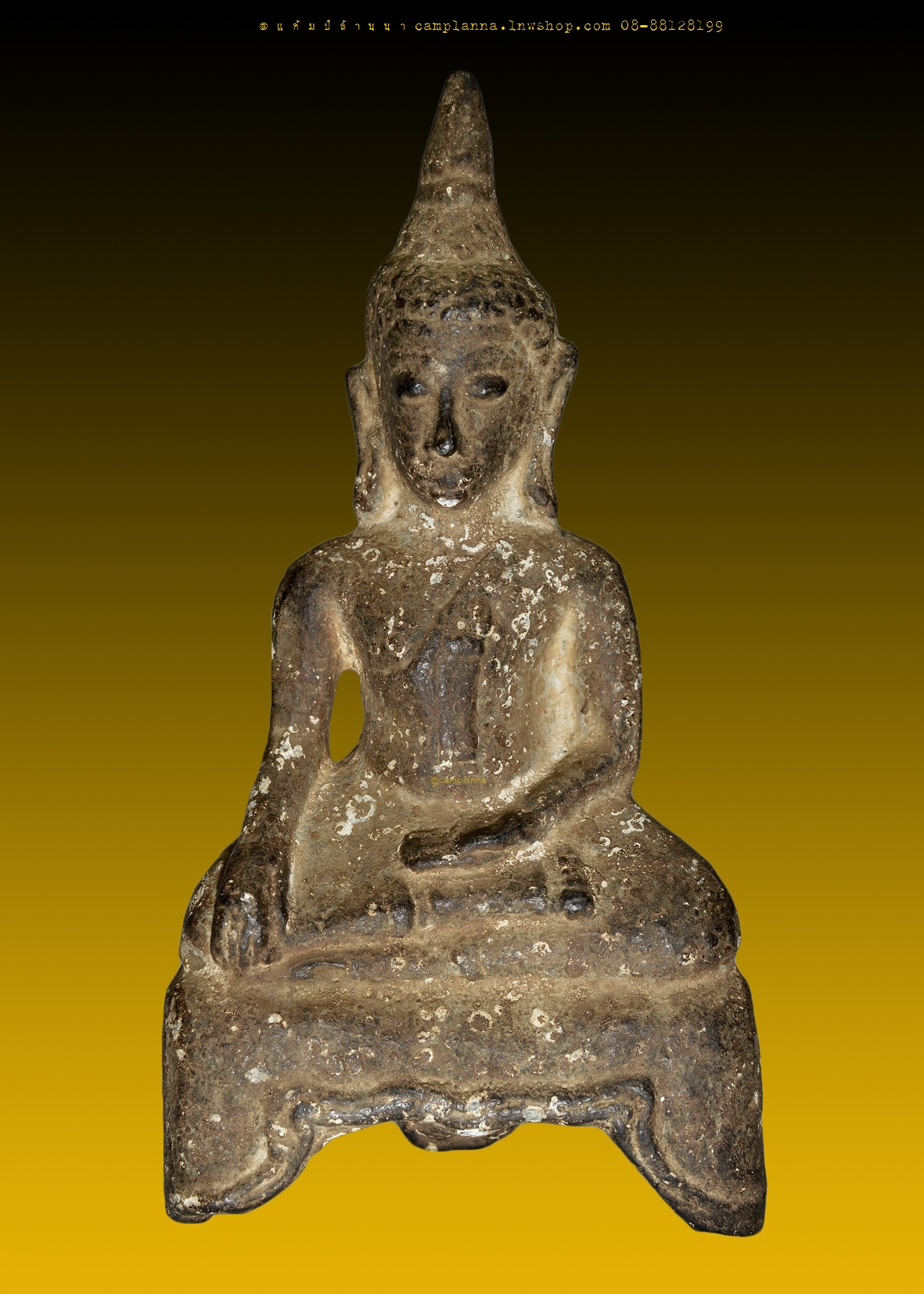 พระบูชากำแพงสามขา หน้าตักสองนิ้วครึ่ง x 13 cm ค้นพบได้ที่กรุวัดเขาพนมเพลิง เมืองเก่าศรีสัชนาลัย สุโขทัย