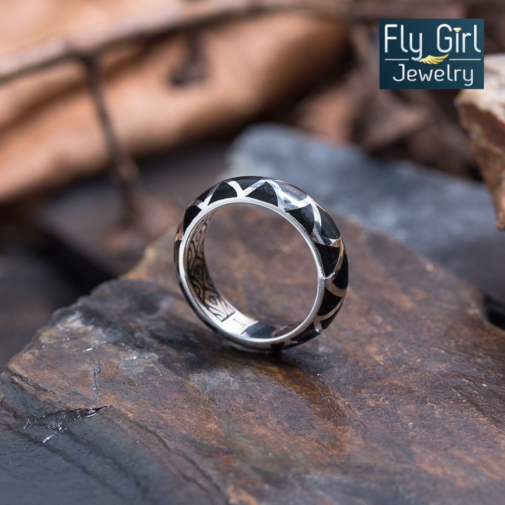 แหวนเกล็ดนาคราชใต้ท้องแหวนเป็นลายคลื่นท้องน้ำลายไทย UNISEX