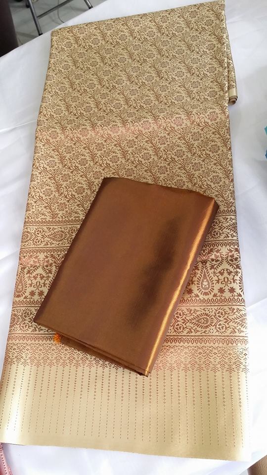 ผ้าไหมสังเคราะห์ลายอโยธยาจัดชุด