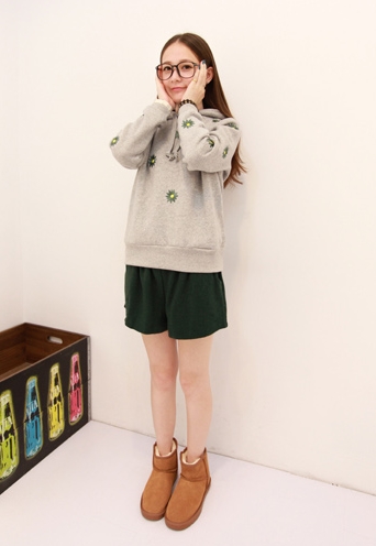 Pre Order - เสื้อกันหนาวแฟชั่น ผ้าขนแกะ ดีไซด์น่ารัก พร้อม Hood : สีชมพู / สีเทา / สีเขียว / สีดำ