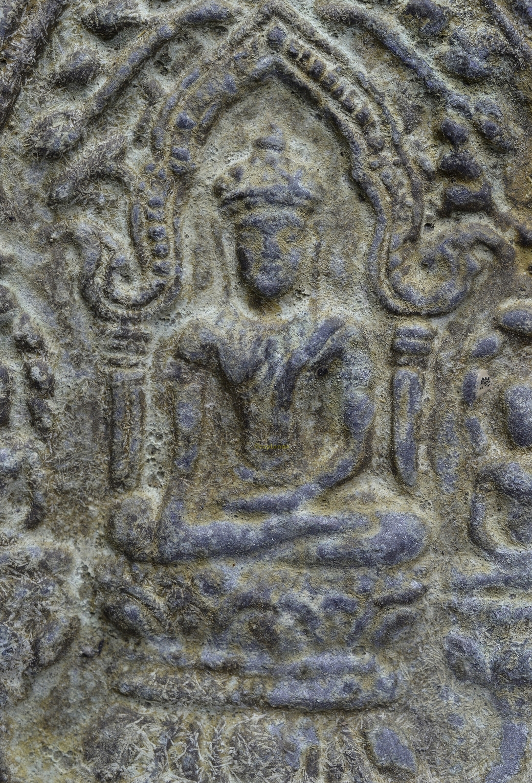 พระซุ้มกระรอกกระแต เนื้อชินเงิน กรุวัดเขาพนมเพลิง 8x4.8 cm เก่าเก็บจากกรุ