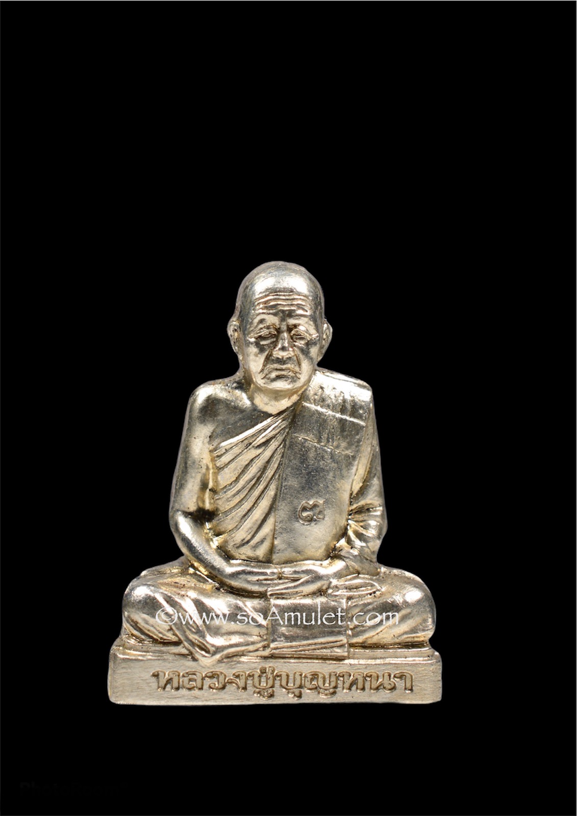 รูปเหมปั๊มเศรษฐี หลวงปู่บุญหนา วัดป่าโสตถิผลจ.สกลนคร รุ่นสร้างมหาเจดีย์วัดป่าผาสุการาม เนื้ออัลปาก้า ปี 2555 พร้อมกล่องเดิม