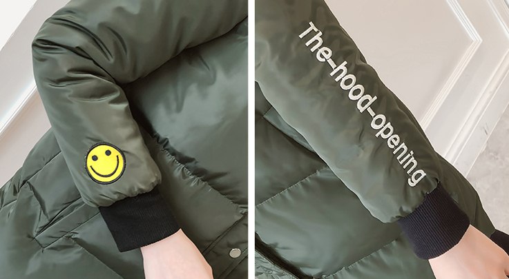 LD009 - เสื้อกันหนาว - เสื้อผ้าร่มบุนวม มีHood แต่งอิโมชั่นและตัวหนังสือ สี : ดำ / เขียว