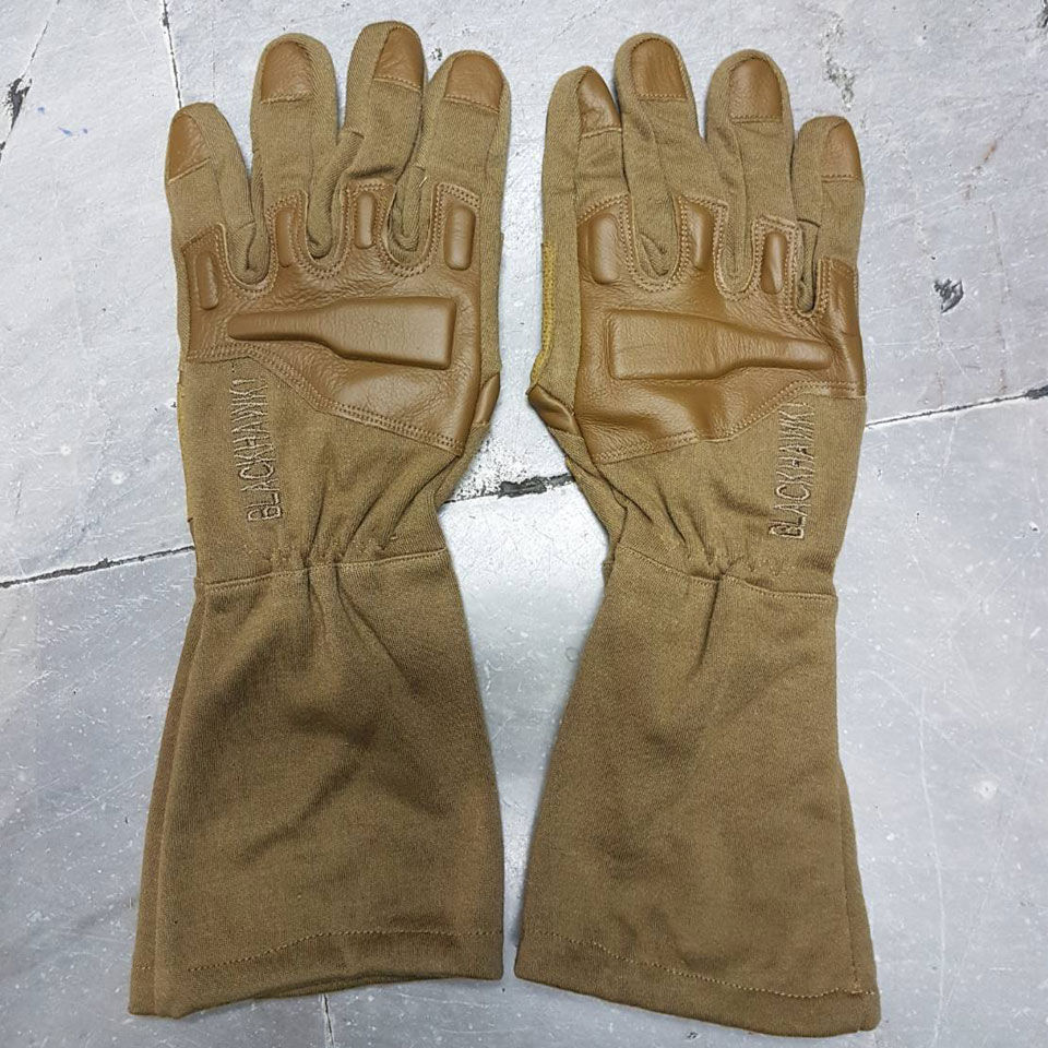 ถุงมือข้อยาว Blackhawk