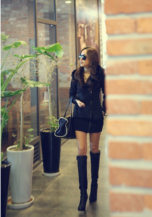 Pre Order - เสื้อกันหนาวแฟชั่นสไตล์เกาหลี เป็นขนสัตว์หนา ตัวยาวเหมือนเดรส Hood หลัง สีขาว / สีดำ