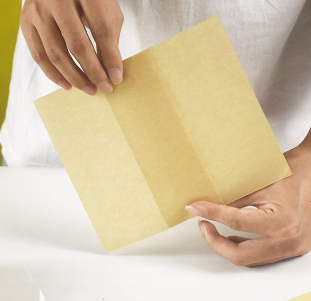 กระดาษเคลือบกันน้ำสำหรับห่อขนม กระดาษคั่นเค้กโรลแบบชิ้น (แพ็ค 500 ชิ้น)