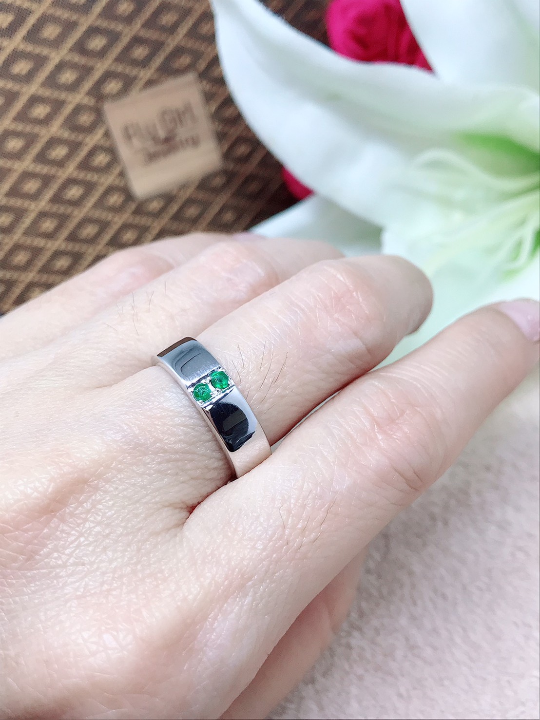 แหวนเงินแท้ พลอยมรกตแท้(ราศีพฤษภ)