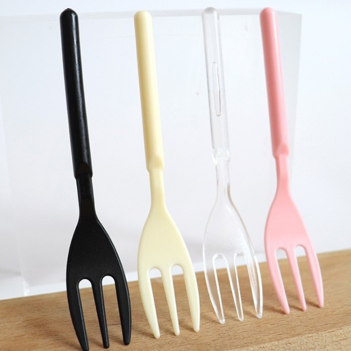 ส้อมขนม พลาสติก แพ็ค 98-100 ชิ้น