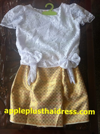T60 ชุดไทยเด็ก เสื้อลูกไม้ขาว+ผ้าถุงสีทอง