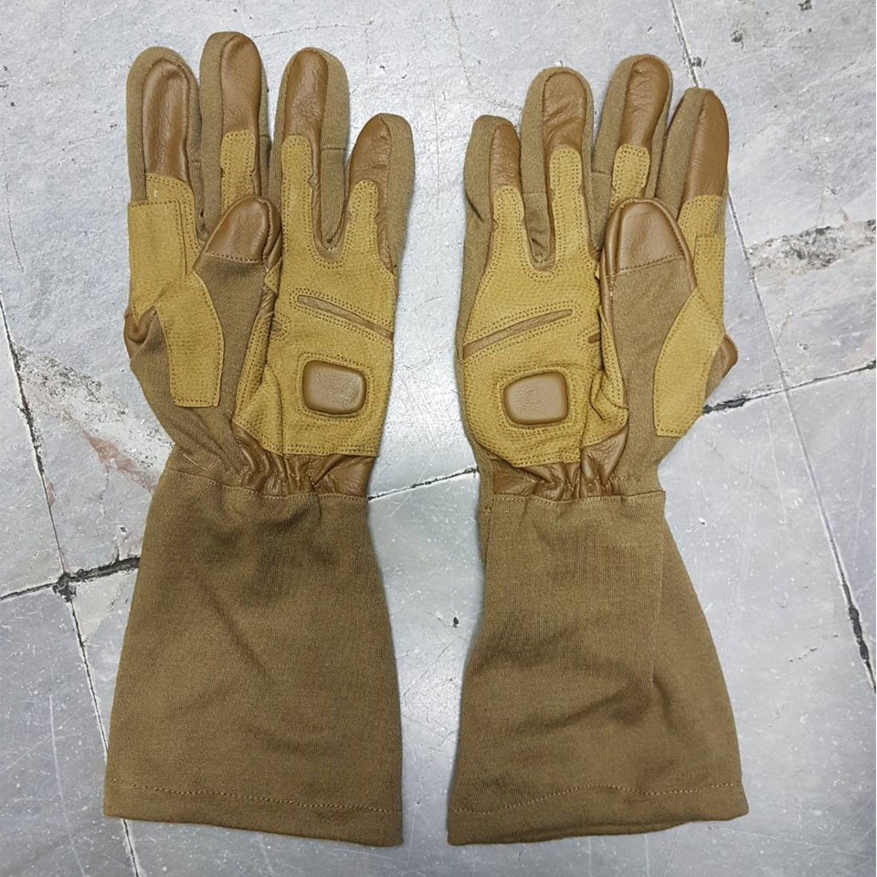 ถุงมือข้อยาว Blackhawk