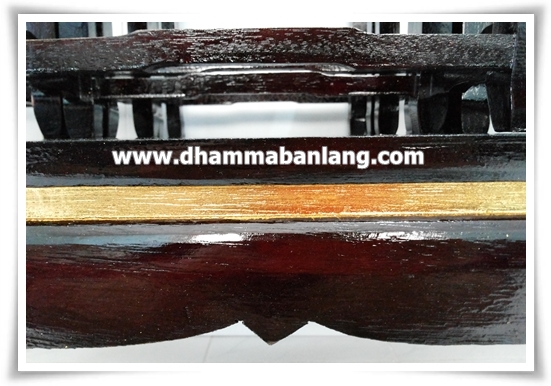 โต๊ะหมู่บูชา หมู่ 9 หน้า 6 แถบทอง ไม้ทุเรียน ขาตรง สีโอ๊ค