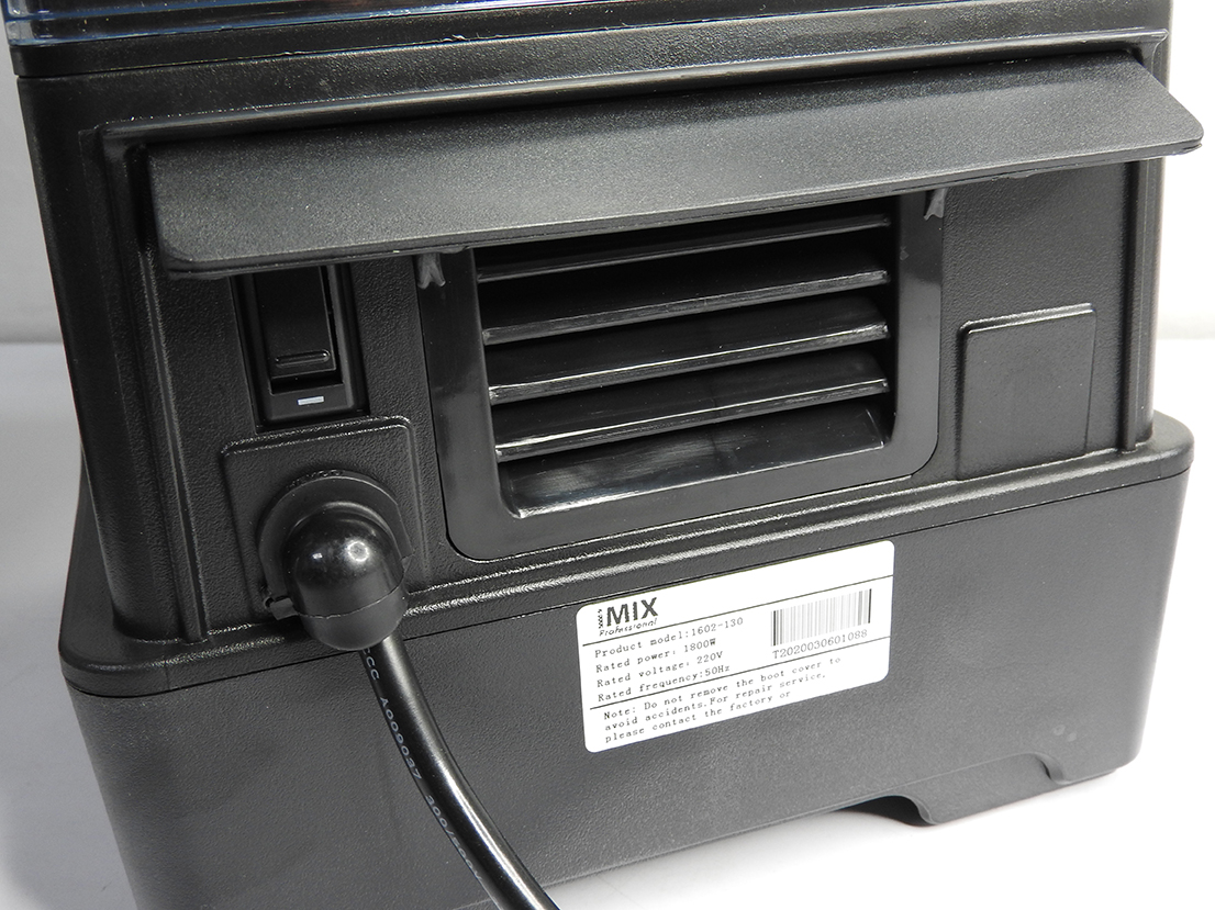 เครื่องปั่นน้ำผลไม้ไอมิกซ์ รุ่นฝาครอบลดเสียง 1800W.+แถมฟรีโถปั่น 1.4L 1 ใบ 1602-130 (รับประกันมอเตอร์ 1 ปี )