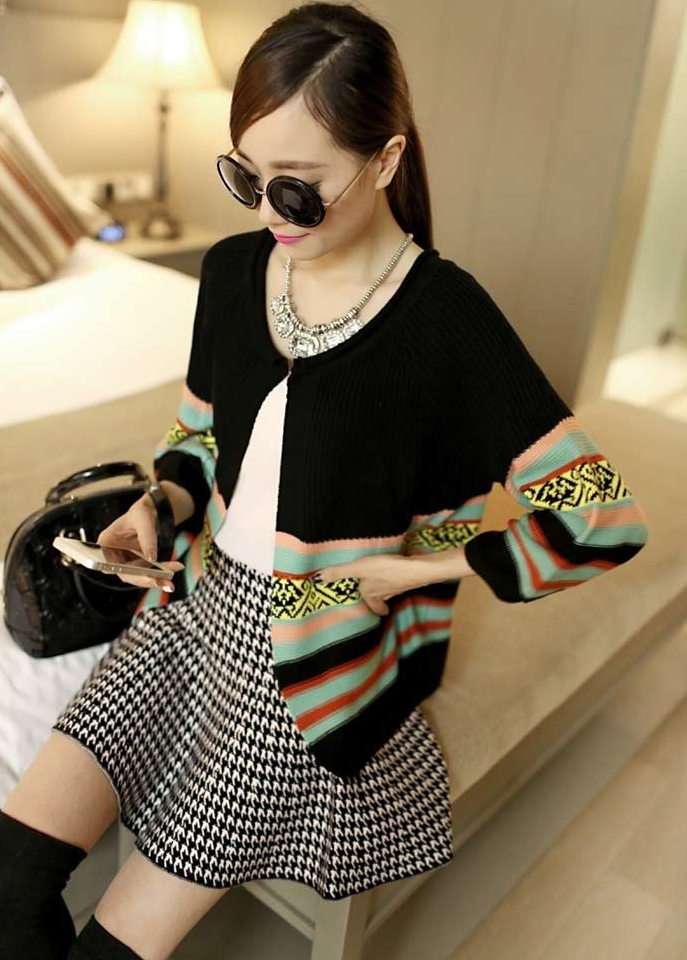 Pre Order - เสื้อคลุมกันหนาวแฟชั่นเกาหลี พิมพ์ลายสวยงาม เป็นเสื้อคอกลมเวตเตอร์ไหมพรมแบบบาง แขนยาว สี : สีดำ / สีเบจ / สีกุหลาบ