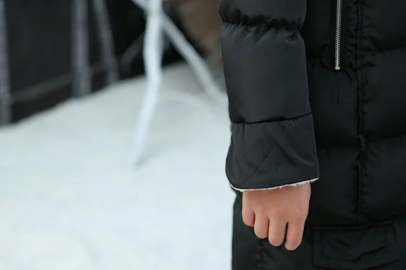 PreOrderคนอ้วน - เสื้อกันหนาวแฟชั่น ตัวยาว ผ้าร่ม บุนวม และขนสัตว์คอ ข้อมือ กระดุม Hood ถอดได้ สี : เหลือง / ดำ