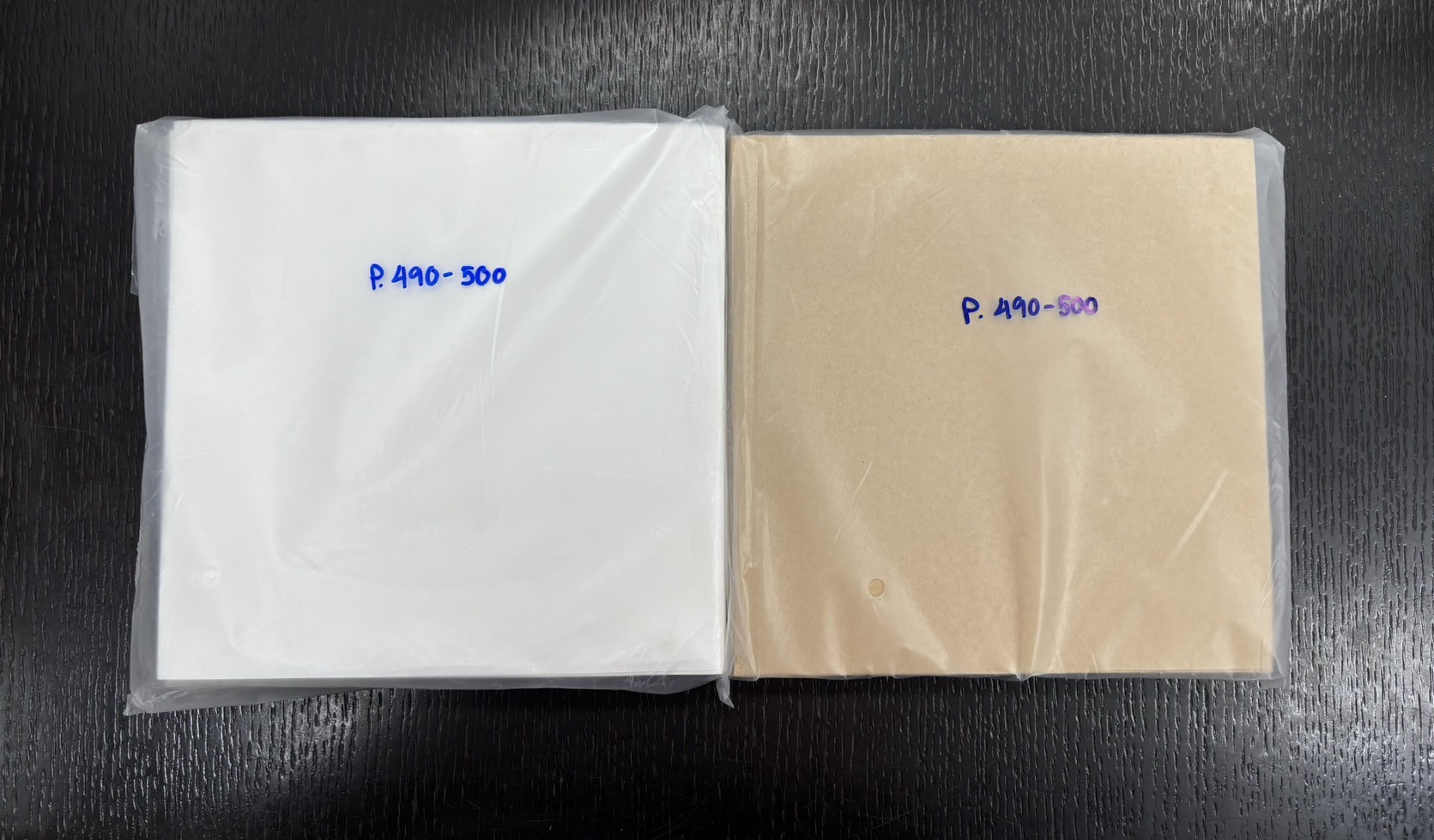 กระดาษไขรองอาหาร (Greaseproof paper) เคลือบกันน้ำ-น้ำมัน (แพ็ค 490-500 ชิ้น)