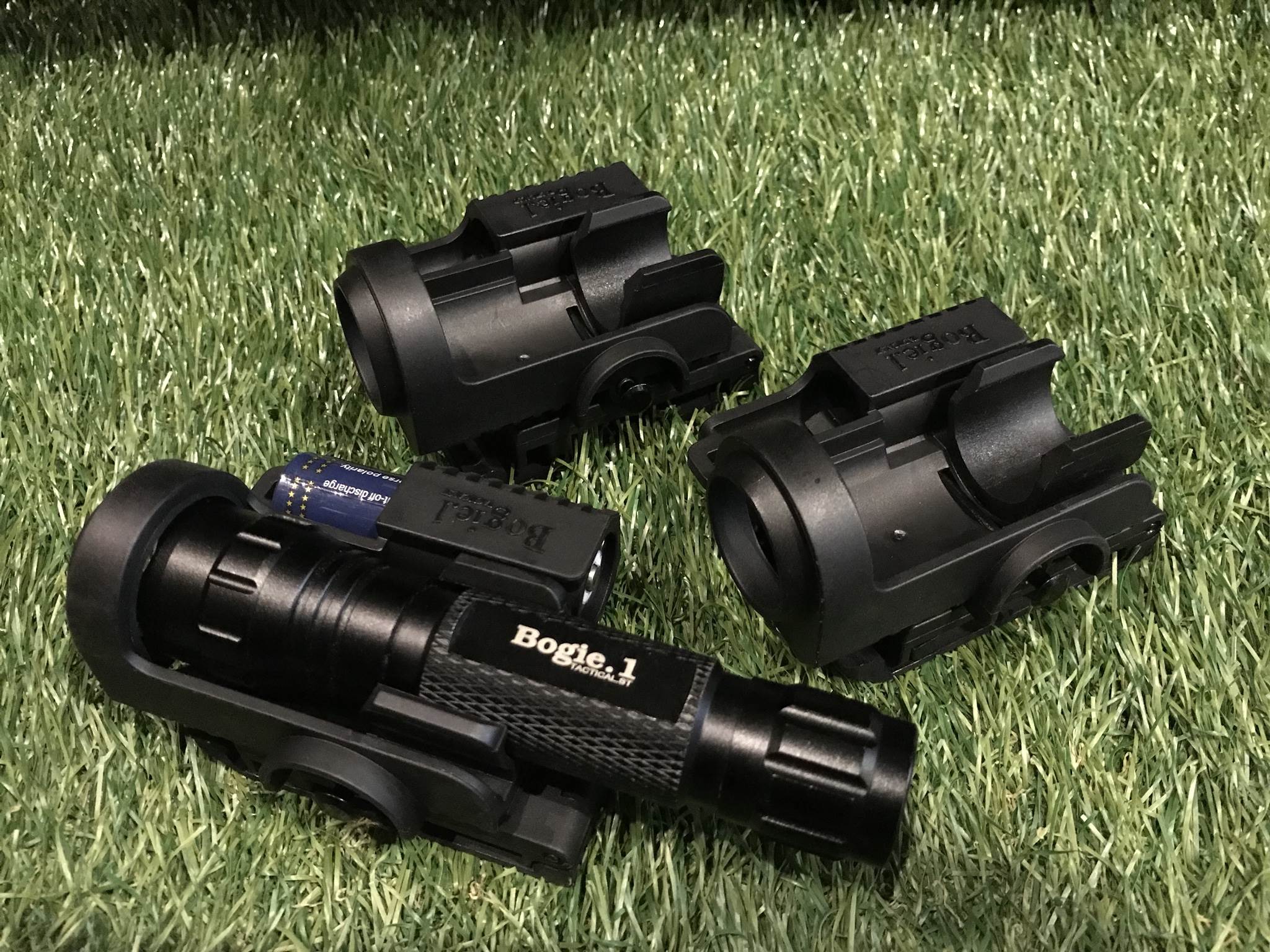 ซองไฟฉาย + ที่ใส่ถ่าน โบกี้วัน (ราคาไม่รวมไฟฉาย)