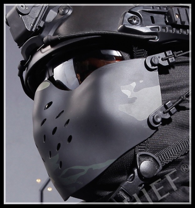 หน้ากากครึ่งหน้า War Chief