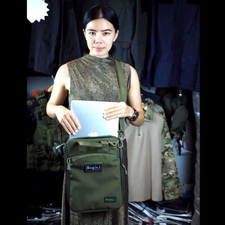 กระเป๋าสะพาย Notebook 3 in 1 (ซิปกันน้ำ)