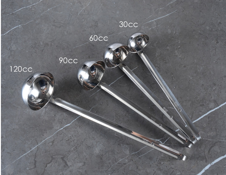 กระบวยตักน้ำเชื่อม 3OZ / 90CC 7CM ความยาวรวม 28CM น้ำหนักประมาณ 72G / ชิ้น