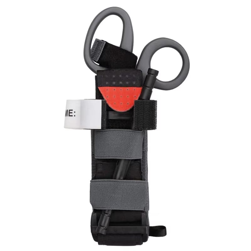 เพ้าผ้าใส่สายห้ามเลือด และกรรไกรสนาม แบบเปลือย