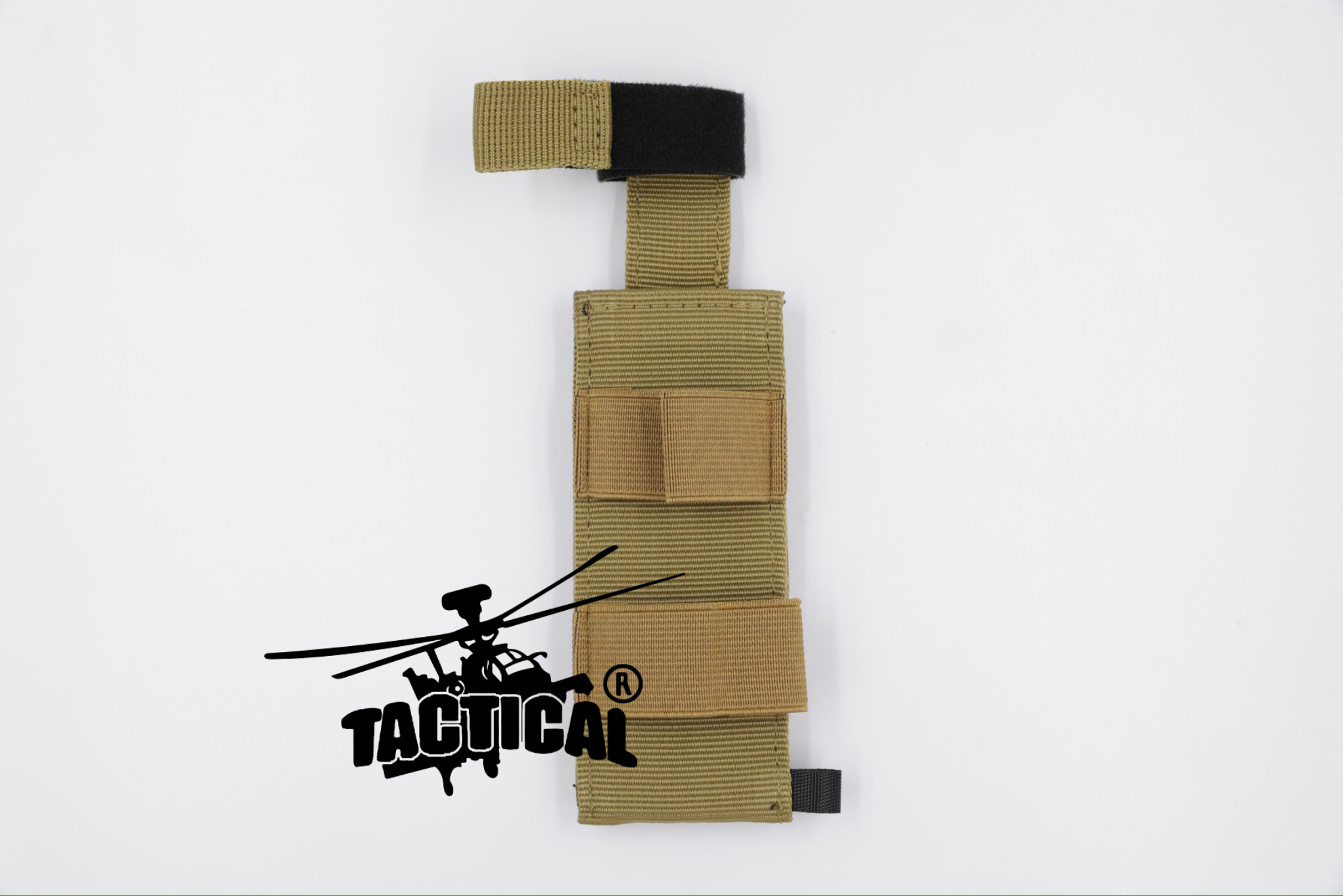 เพ้าผ้าใส่สายห้ามเลือด และกรรไกรสนาม แบบเปลือย