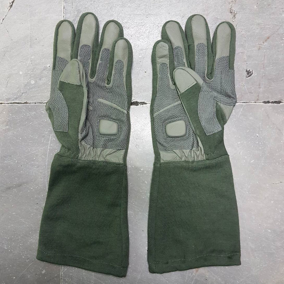 ถุงมือข้อยาว Blackhawk