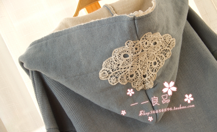 Pre Order - เสื้อกันหนาวแฟชั่น ผ้าหนา ผ้าลูกไม้รอบคอและหมวก สี : สีฟ้า / สีดำ