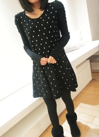 Pre Order - เสื้อกันหนาวแฟชั่นสไตล์เกาหลี คอกลมไหมพรมลายจุด ดีไซด์อินเทรน : สีชมพู-จุดดำ / สีแดง-จุดดำ / สีแดง-จุดขาว / สีดำ-จุดขาว / สีน้ำเงิน-จุดขาว