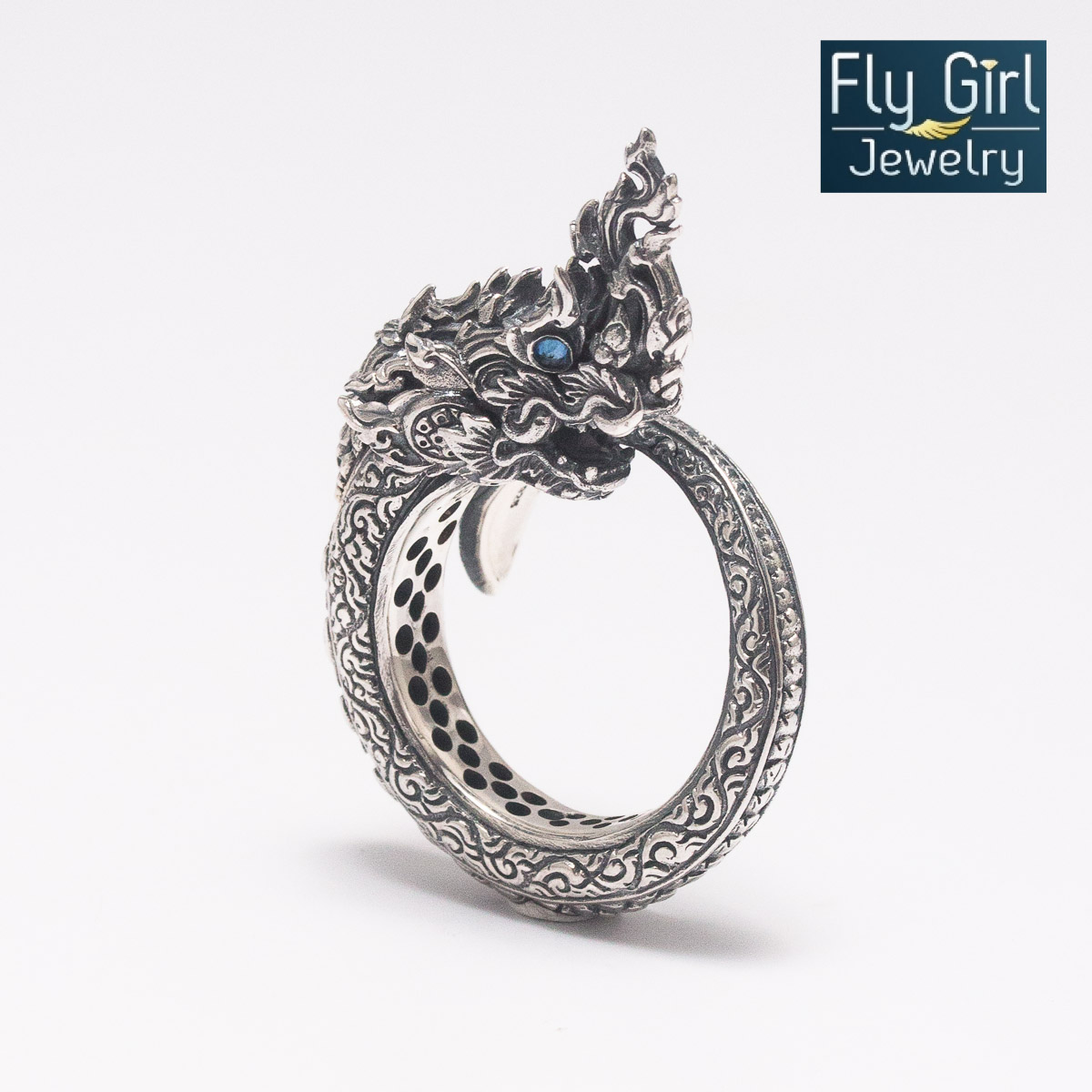 แหวนพญานาคราชดวงตาพลอยไพลินแท้(ราศีกันต์) คุ้มภัย เรียกโชคลาภ เป็นวัตถุมงคลที่เหมาะกับผู้ที่ปรารถนาความสุขสมหวัง