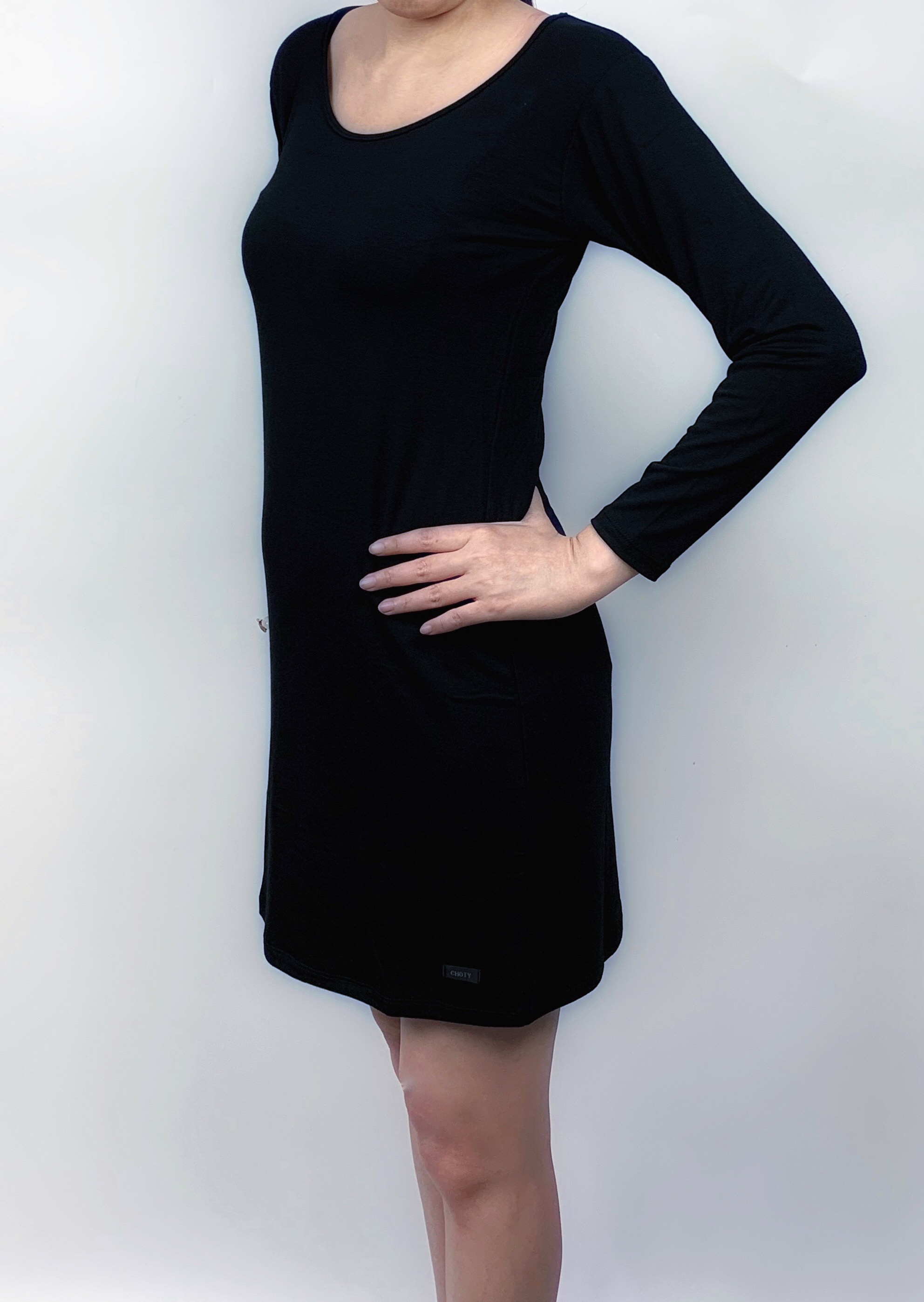 ชุดเดรสเหนือเข่า แขนยาว S-M