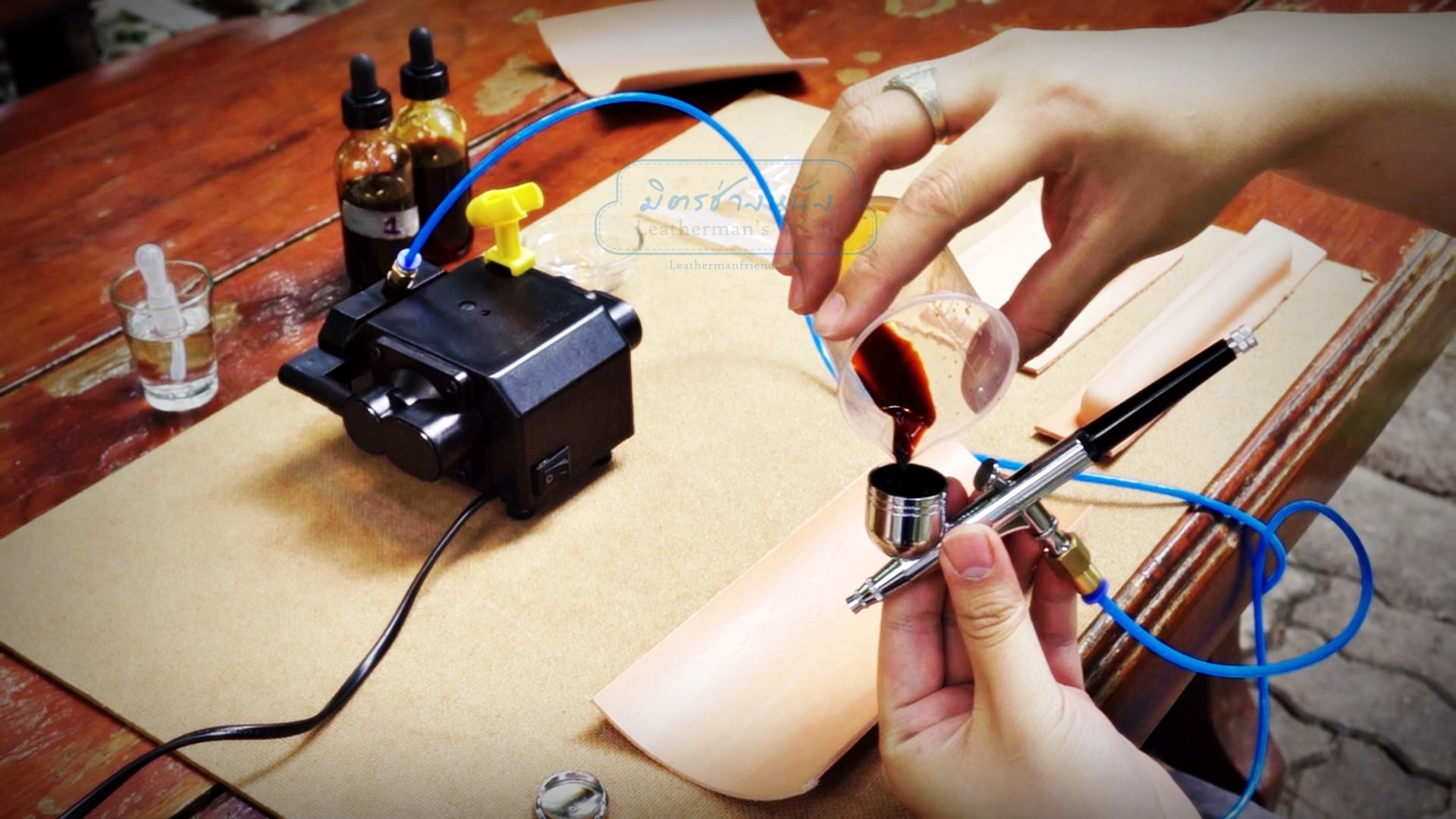 แอร์บรัช พร้อมปั๊มลมขนาดเล็ก รุ่นเงียบกริบ