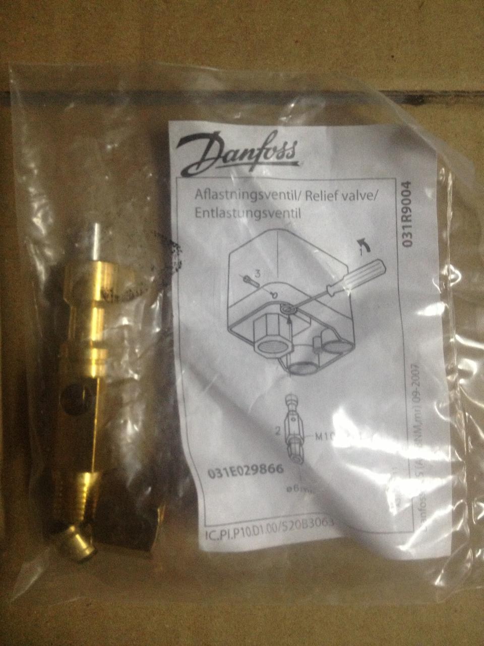 Pressure relief valve Code 031E029866