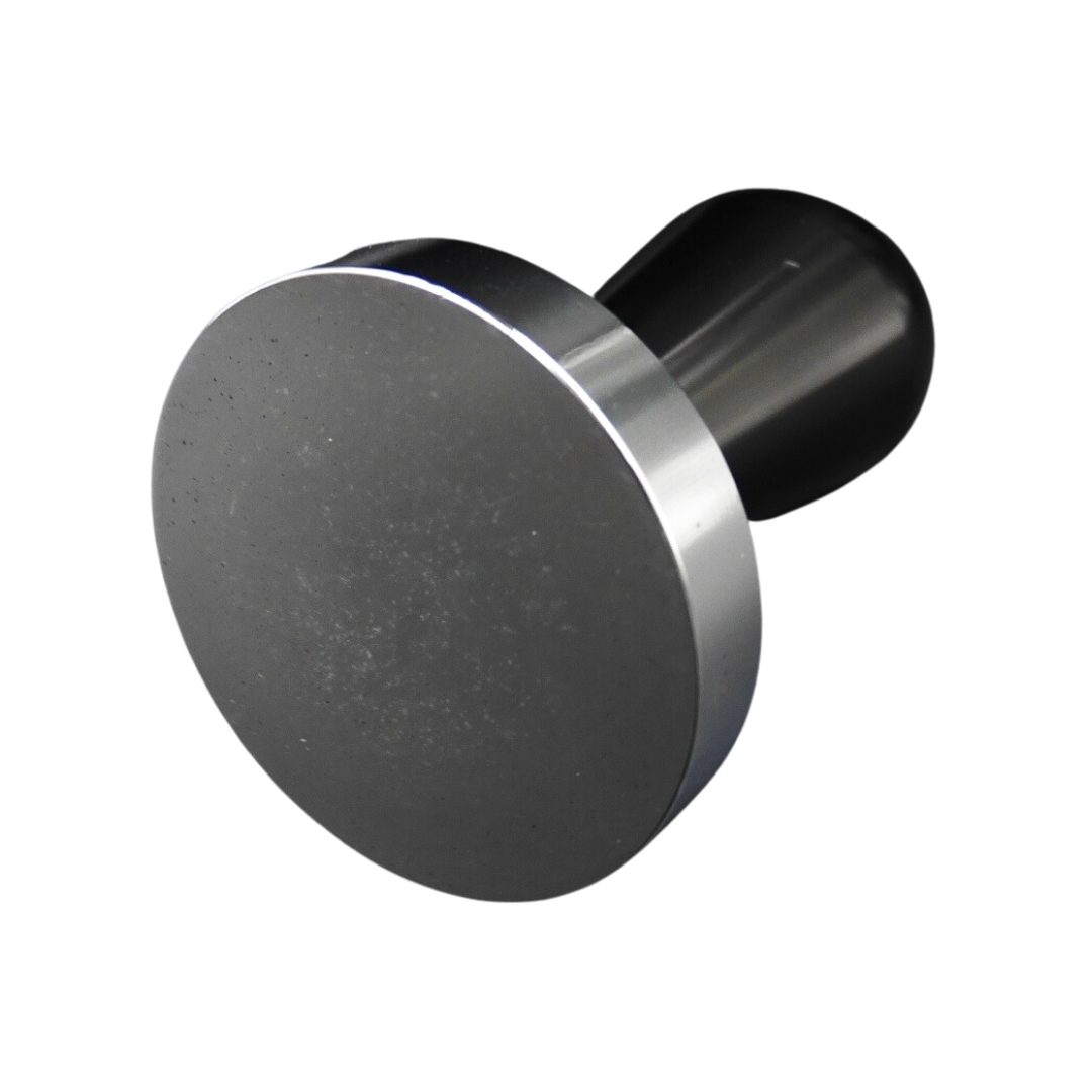 ที่กดผงกาแฟ แทมเปอร์ Tamper ด้ามจับสีดำ พื้นเรียบ ขนาด 57.5 มิล รหัส 2092