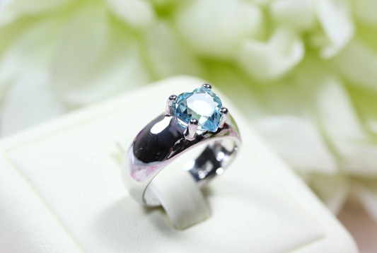 แหวนเงินแท้ พลอยบลูโทแพสแท้(ราศีธนู)