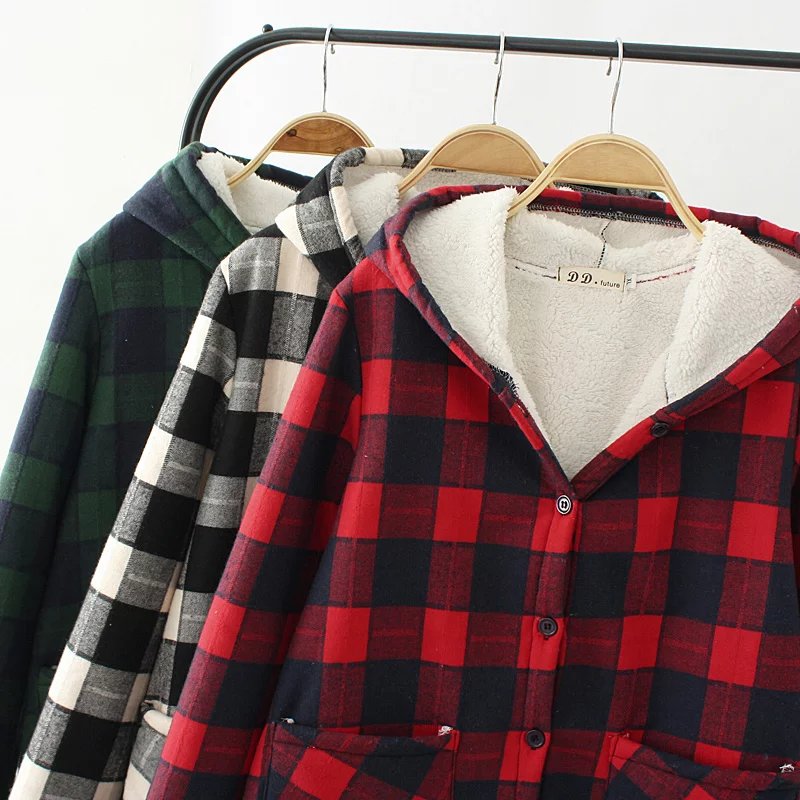 PreOrderคนอ้วน - เสื้อกันหนาวแฟชั่น ผ้าฝ้ายลายสก๊อต บุขนสัตว์ด้านใน มีHood สี : ดำ / แดง / เขียว