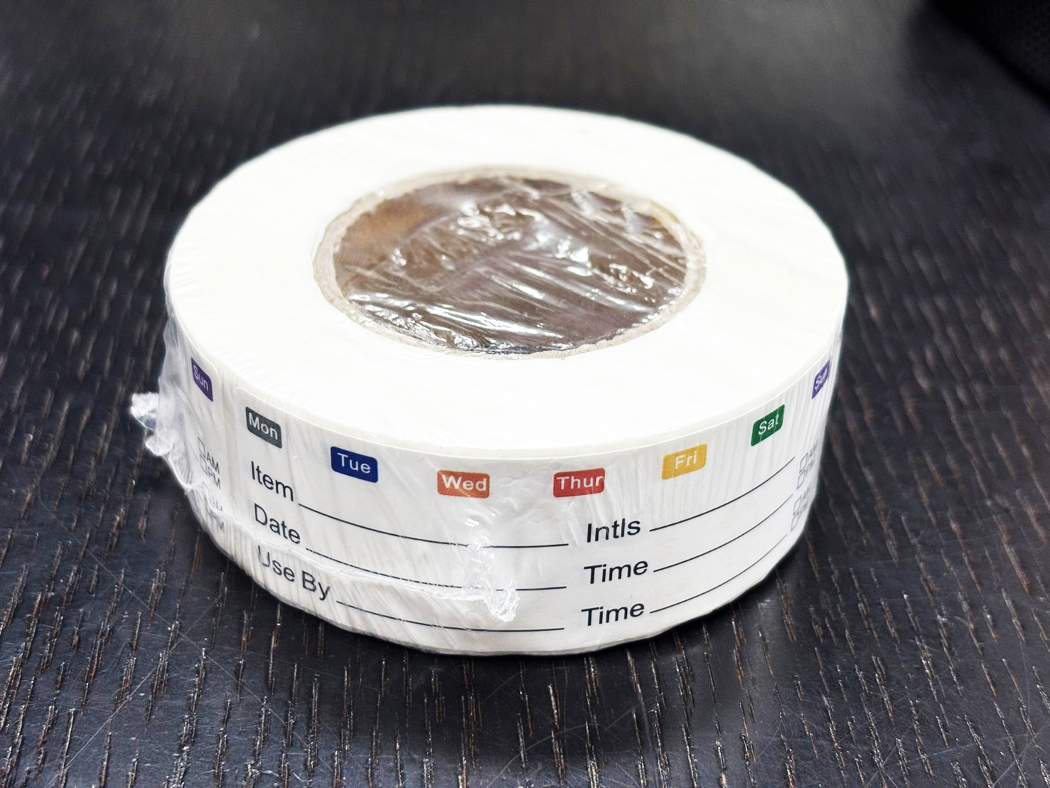 สติ๊กเกอร์แสดงวันผลิต-วันหมดอายุอาหาร 290 ดวง/ม้วน ขนาด 2.5x7.5 ซม.