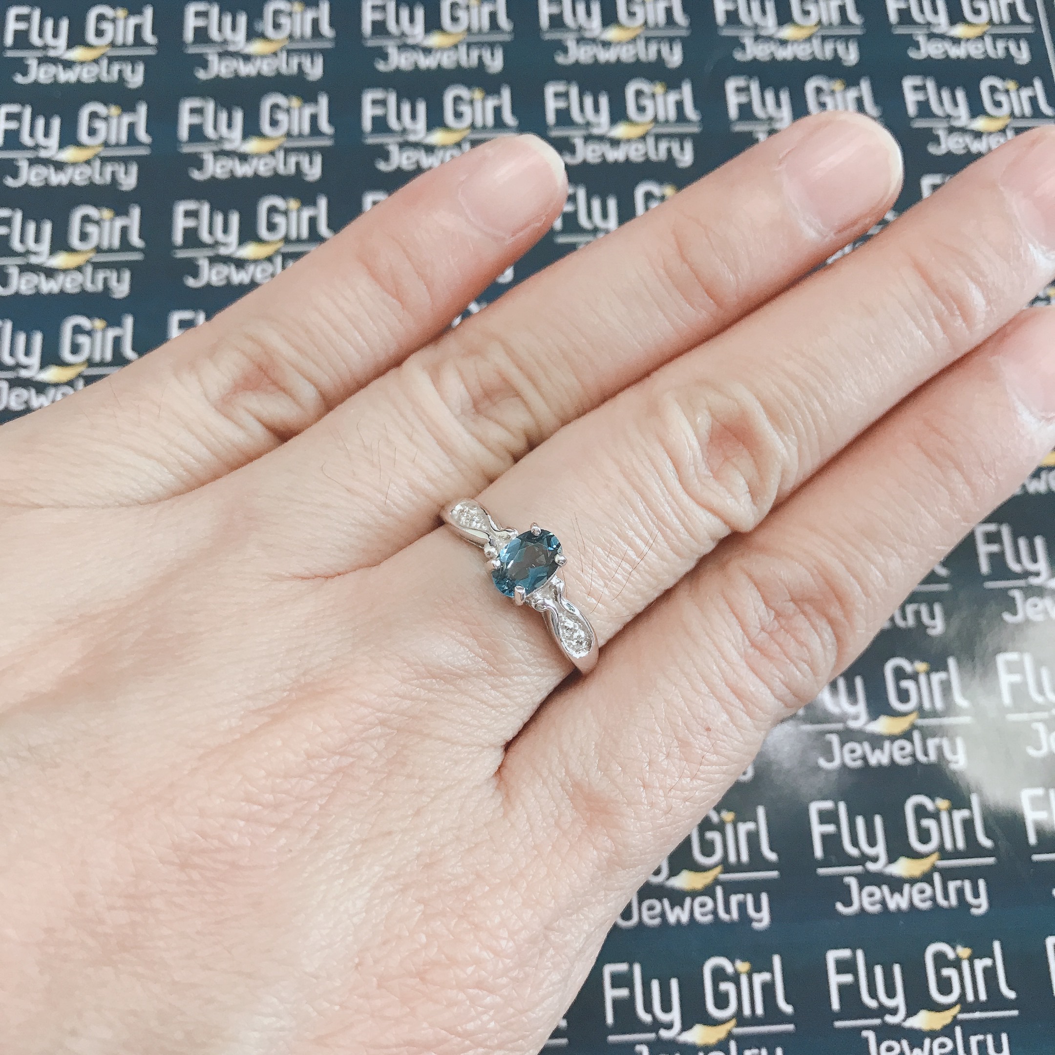 แหวนเงินแท้ พลอยลอนดอนบลูโทแพสแท้(ราศีธนู)