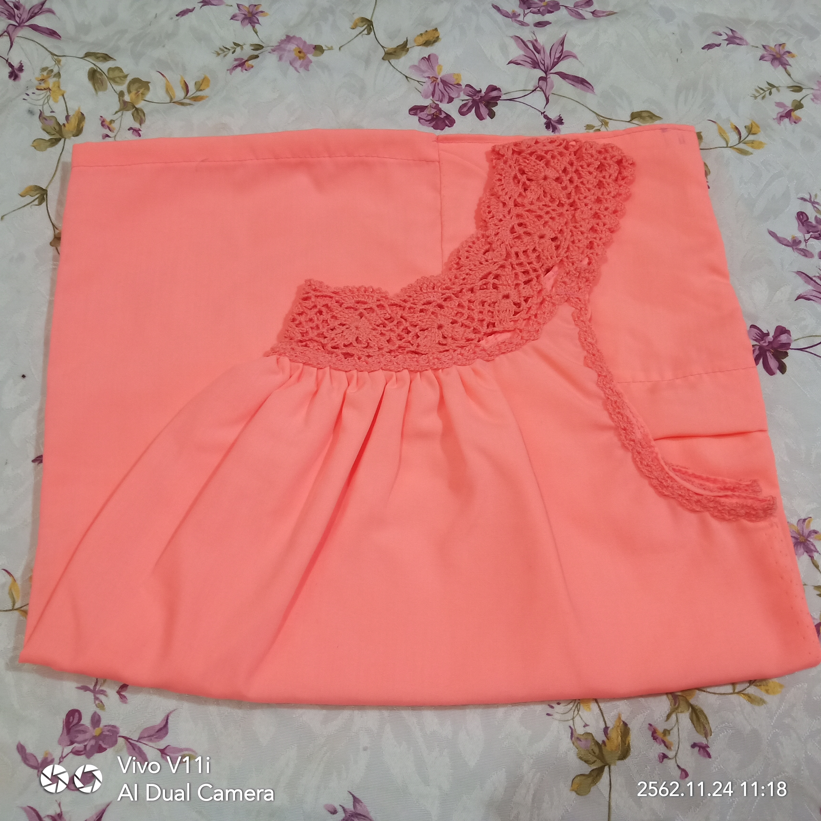 เสื้อคอกระเช้า-โครเชต์ใหญ่ L